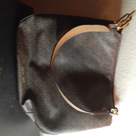 GORGEOUS NEW Michael Kors Monogram Canvas 12" Lillie Tote Bag.Retails for $550 - Picture 2 of 7